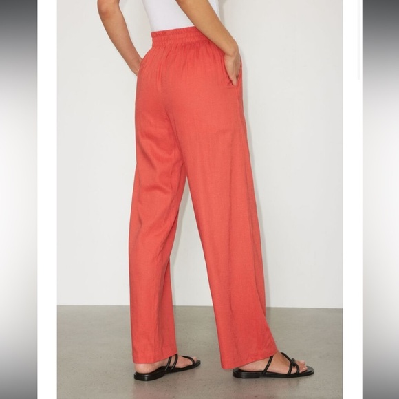 Dynamite Heidi Wide Leg Linen Pull-On Pants in pink - Picture 4 of 9